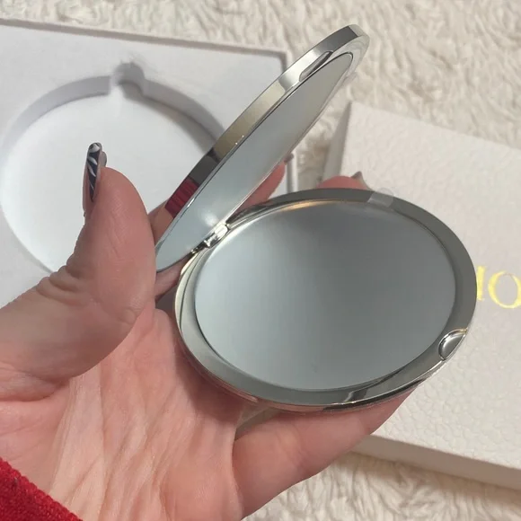 Christian Dior Pink Compact Mirror NIB - Picture 2 of 3